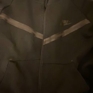 Women’s large Nike Tech!!